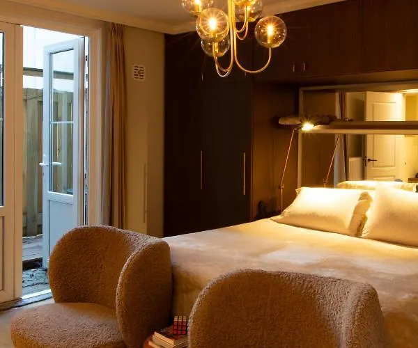 Midtown Πανσιόν 3*